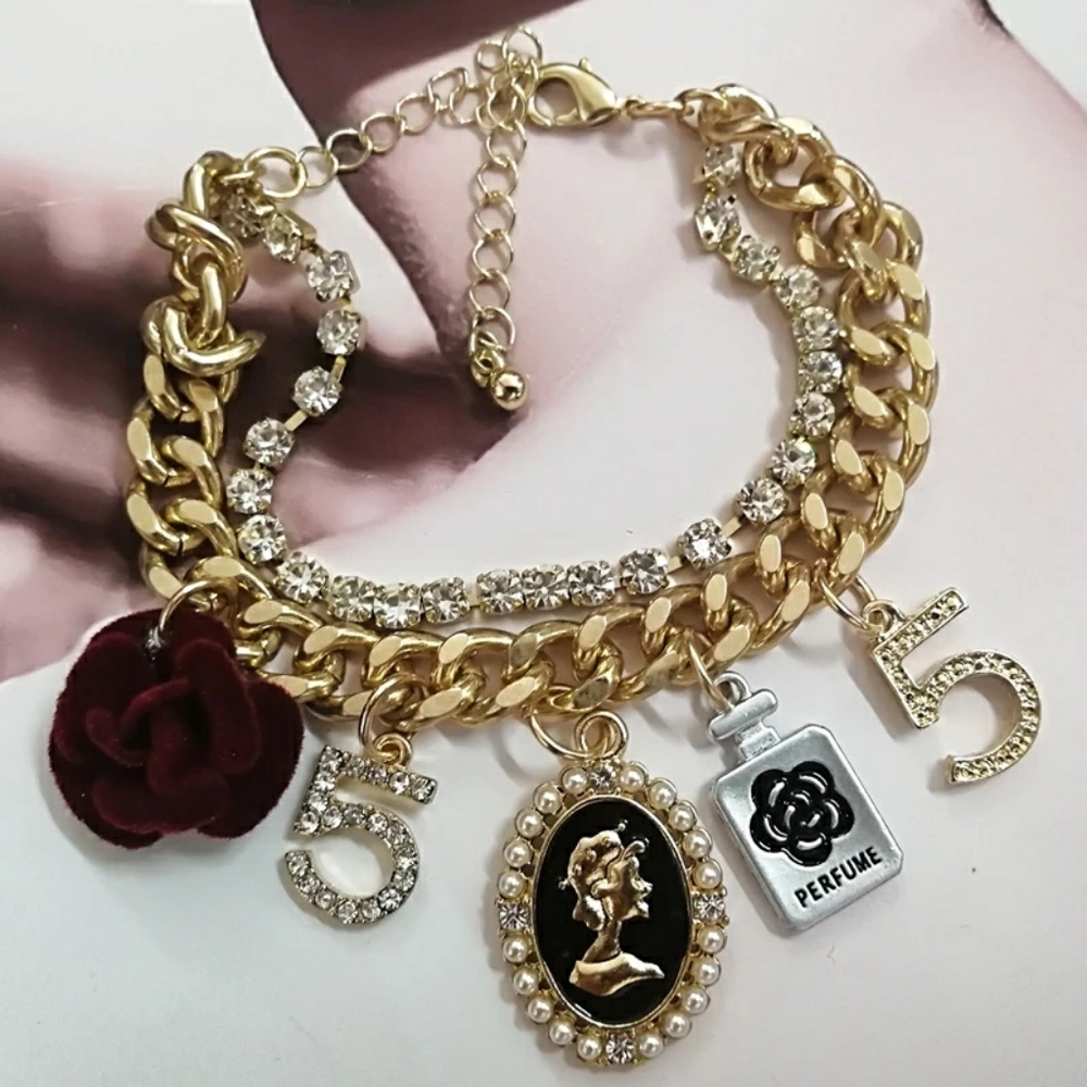 Charm beads bracelet